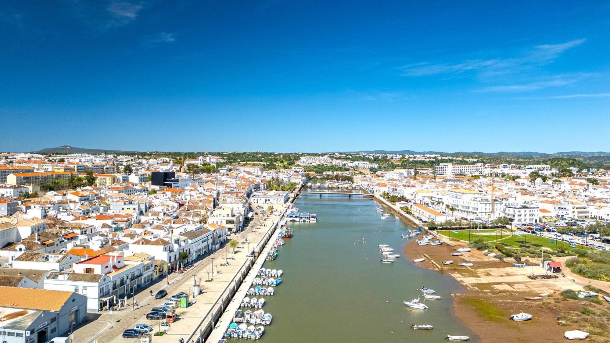 Вилла Executive Townhouse, Tavira Centre, Shared Pool Экстерьер фото